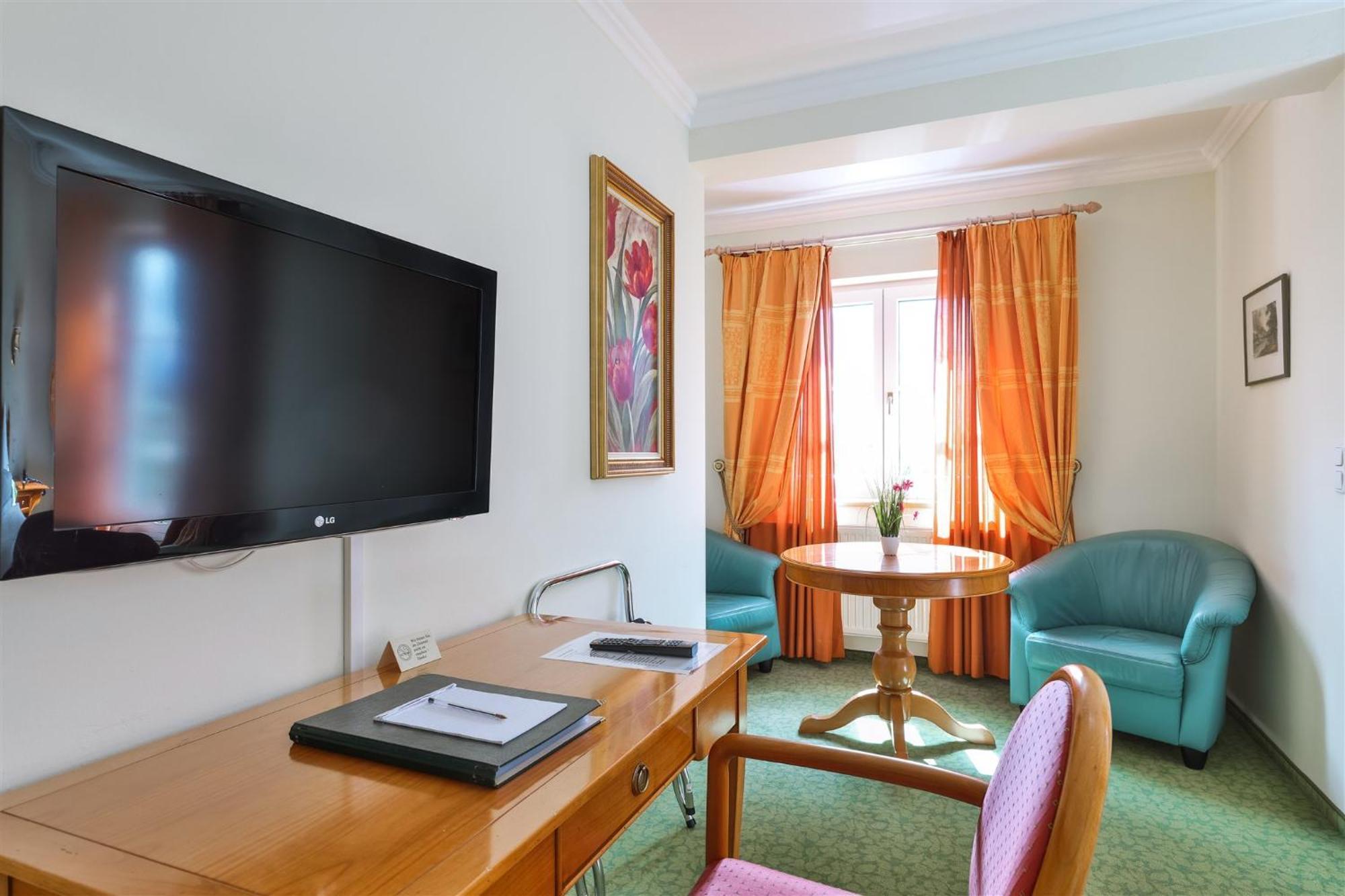 Kurhaus Dr. Petershofer Hotel 4*