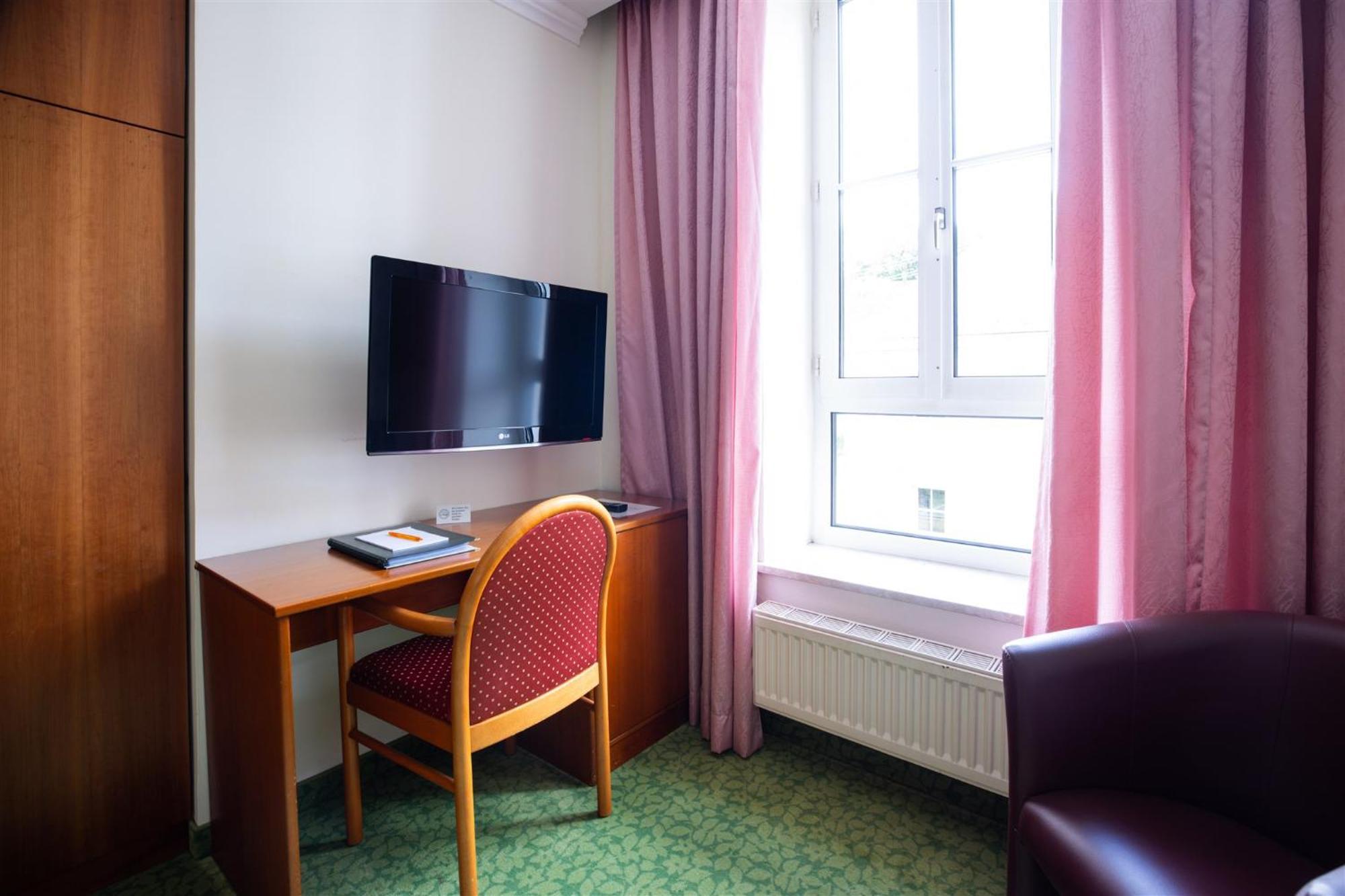 Kurhaus Dr. Petershofer Hotel Wolfsegg am Hausruck